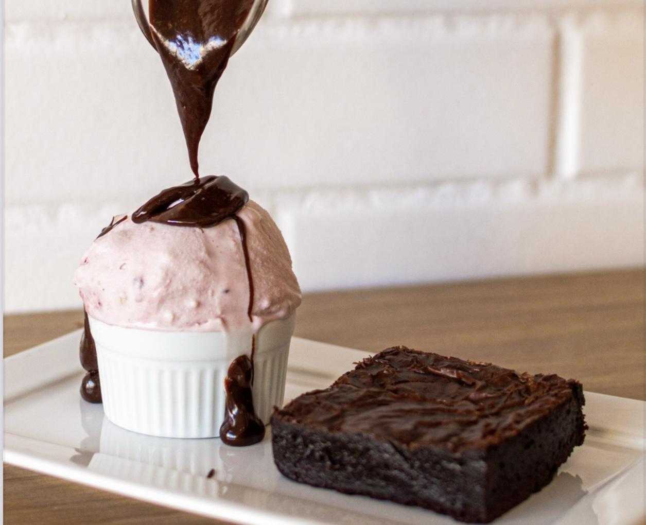 Brownie com gelato
