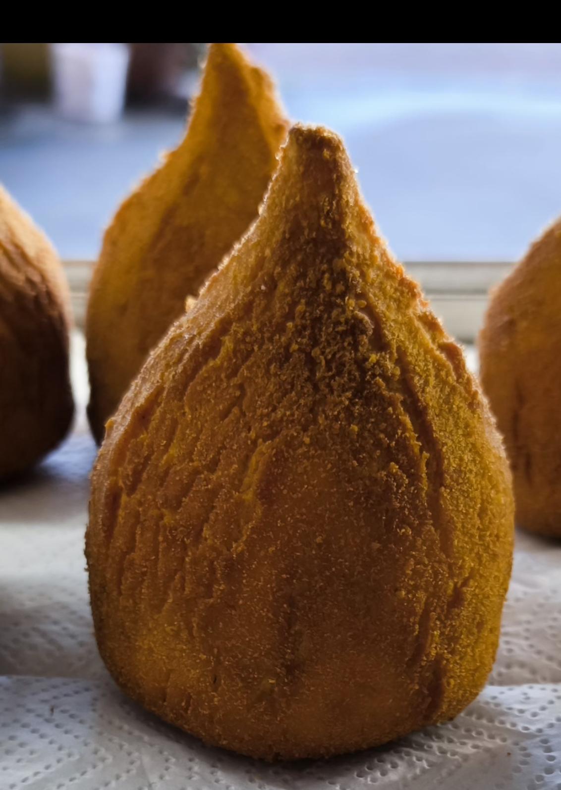 Coxinha de Frango com Requeijão